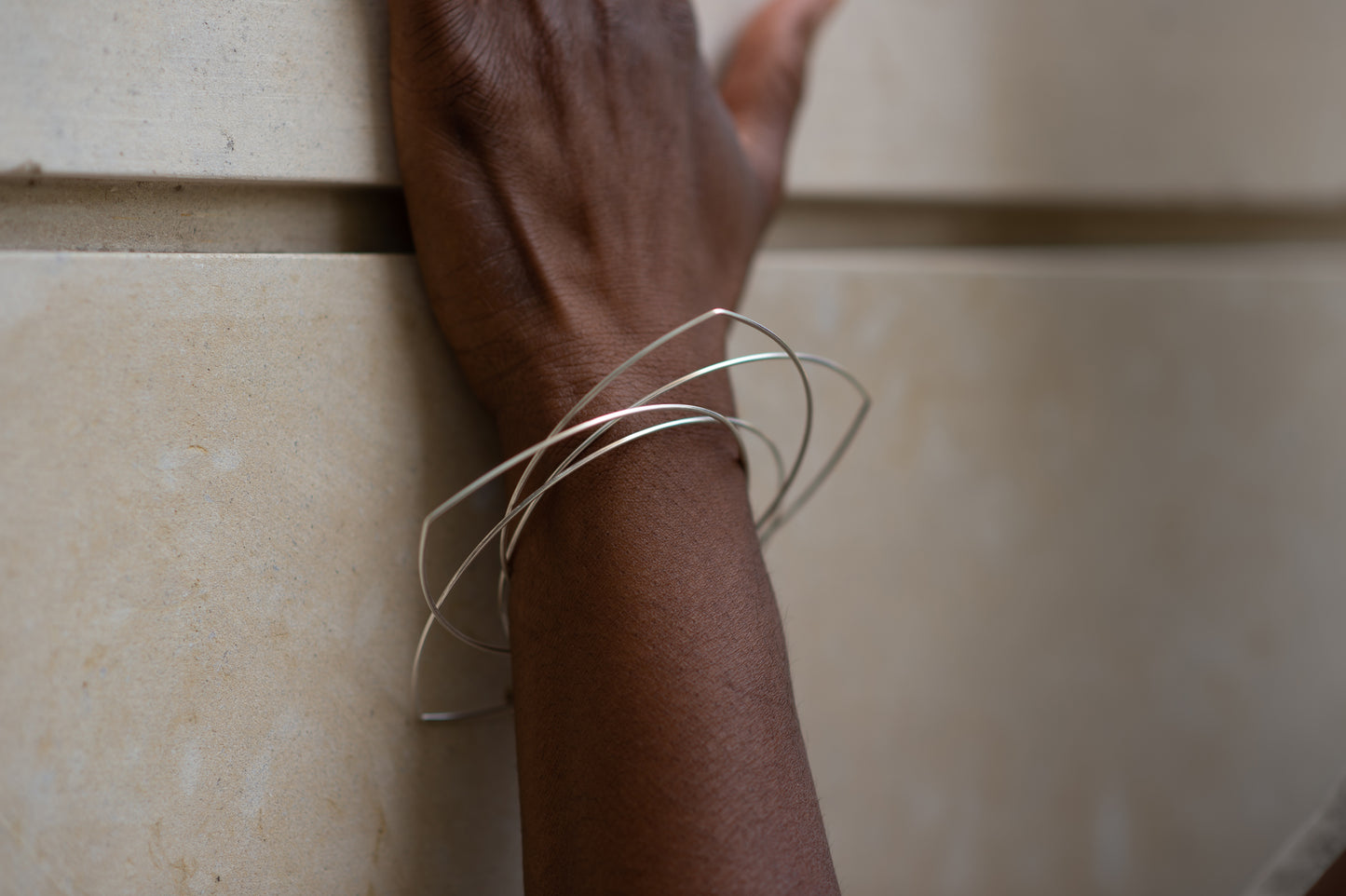 B-Linea-516 | Expandable 5-petal floral bangle -fine