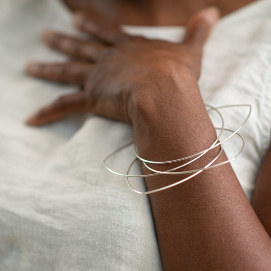 B-Linea-516 | Expandable 5-petal floral bangle -fine