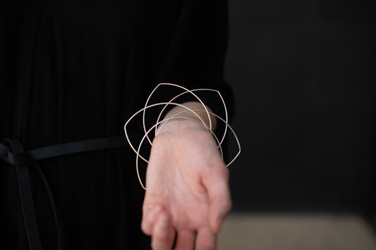 B-Linea-616 | Expandable 6-petal floral bracelet -fine