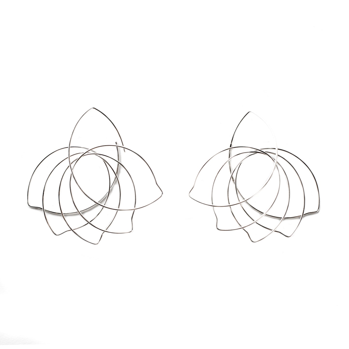 E-Linea-2-518aV | 5-petal Lotus wave earrings