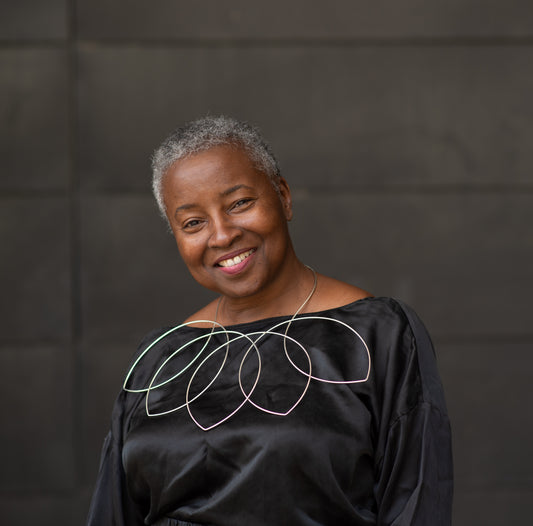 N-Linea-1-512a | Curvy statement necklace