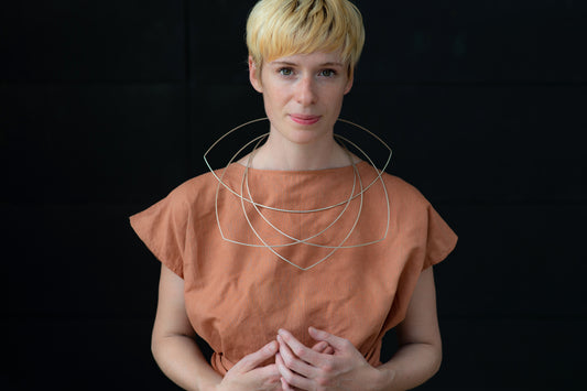 N-Linea-212b | 5-petal floral statement necklace